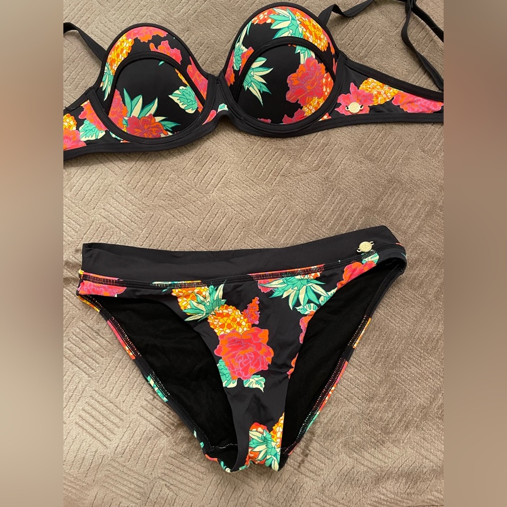 Adorable Patterned Sunseeker Patterned Swimsuit - image 3